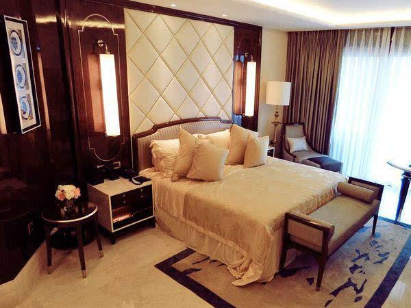 四季如春浪漫三亚，世界虽大，有你相随的酒店住宿之旅